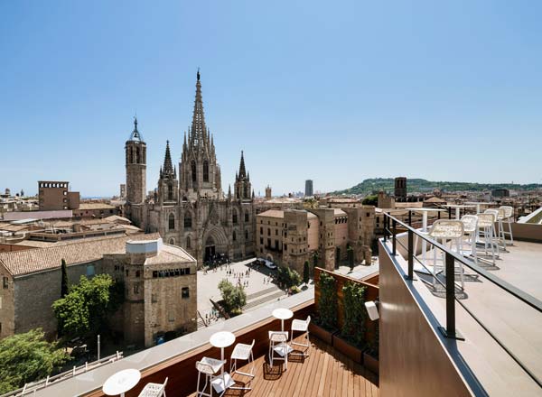 Rooftop bar Panoramic Terrace at Hotel Colón in Barcelona