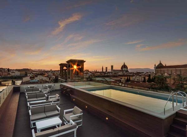 Rooftop bar Empireo Rooftop at Plaza Hotel Lucchesi in Florence