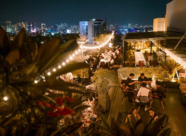 Rooftop bar Shri Restaurant & Lounge in Ho Chi Minh