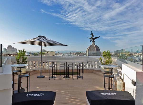 Rooftop bar Planta 9 CR7 - Rooftop & Sports Bar in Madrid