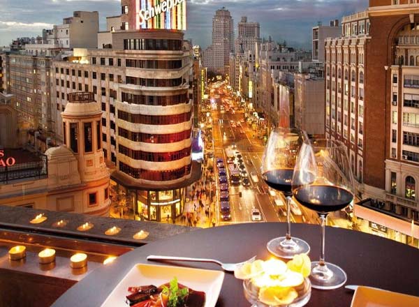 Rooftop bar Gourmet Experience in Madrid