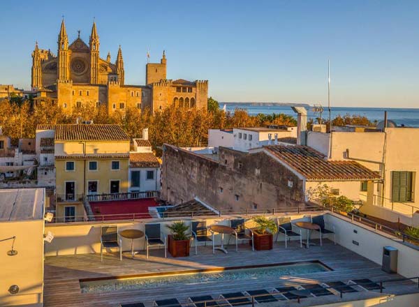 Rooftop bar Petit Palace Hotel Tres in Palma