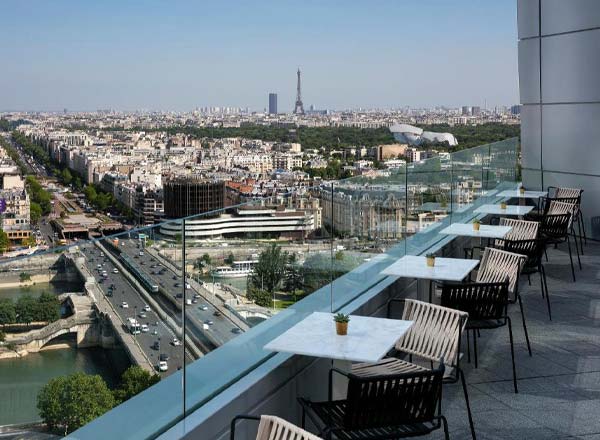 Rooftop bar Skyline Paris Lounge & Bar in Paris