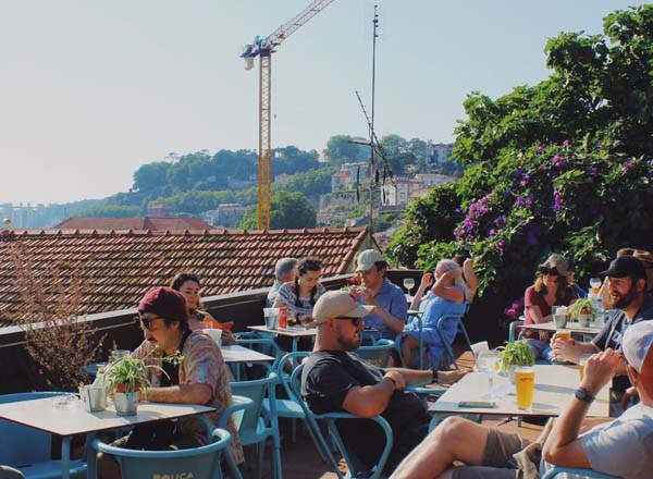 Rooftop bar Mirajazz in Porto