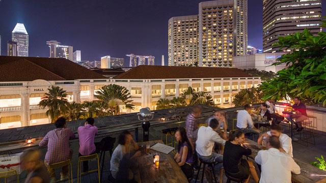 Rooftop bar Loof in Singapore