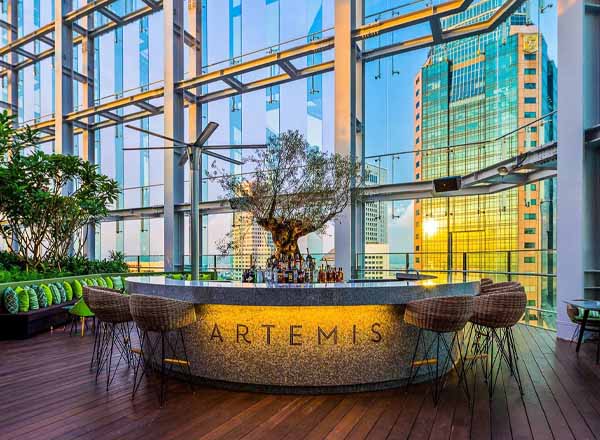 Rooftop bar Artemis Grill & Sky Bar in Singapore