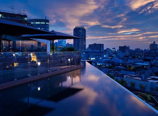 Rooftop bar Two Rooms Grill | Bar in Tokyo