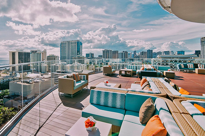 Best rooftop bars in Honolulu, Hawaii