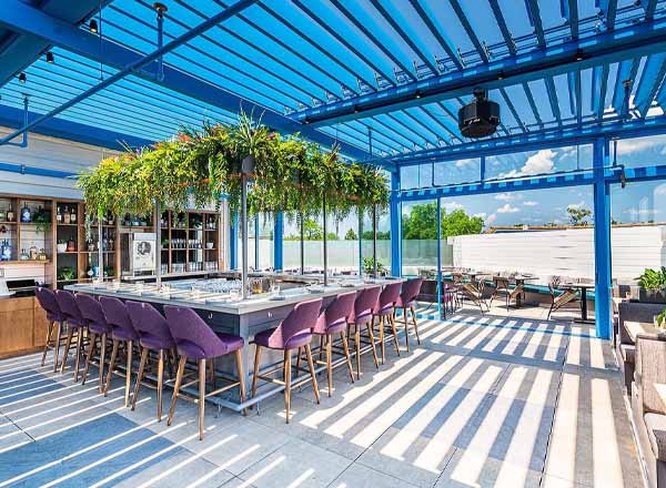 Rooftop bar Buena Vida Gastrolounge in Arlington
