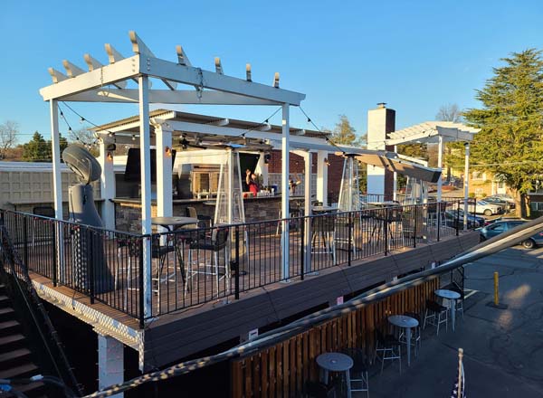 Rooftop bar Dogwood Tavern in Arlington