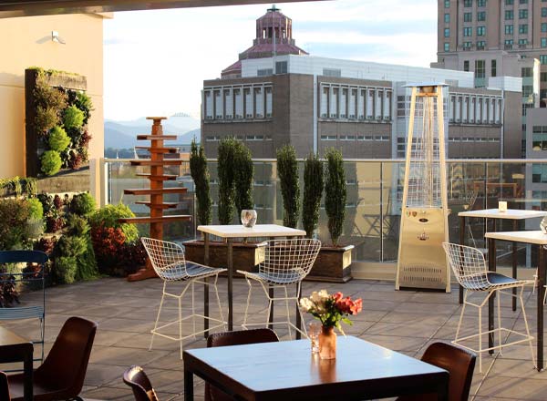 Rooftop bar Pillar Rooftop Bar in Asheville