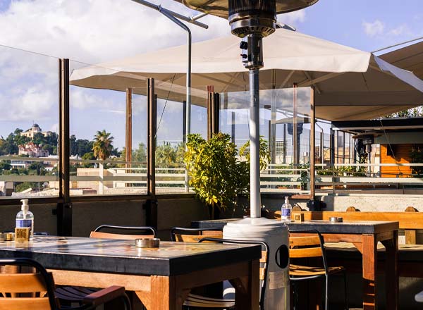 Rooftop bar Couleur Locale in Athens