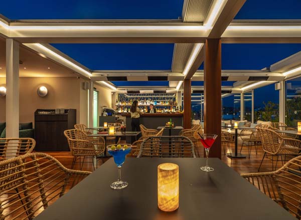 Rooftop bar Roof Garden Snack Bar at Plaka Hotel in Athens