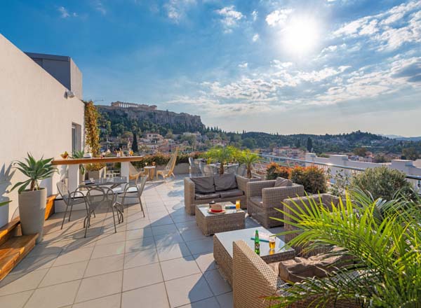 Rooftop bar Roof Garden Snack Bar at Plaka Hotel in Athens