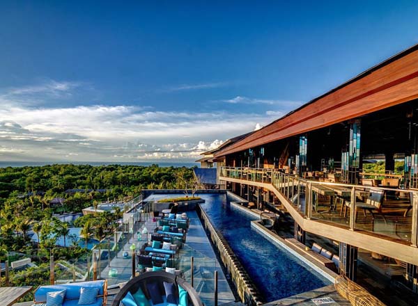 Rooftop bar UNIQUE Rooftop Bar in Bali