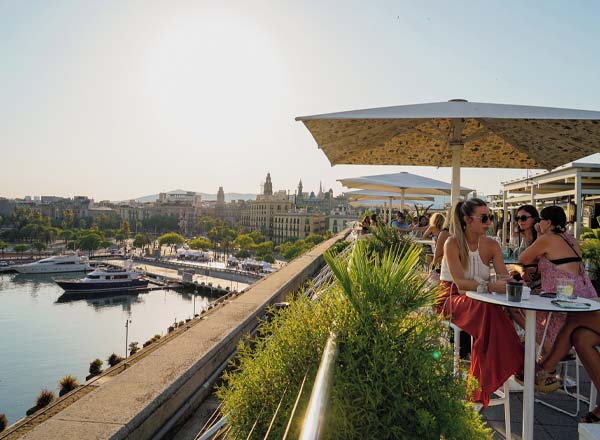 Rooftop bar 1881 per SAGARDI in Barcelona