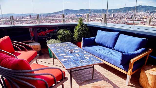 Rooftop bar Baroz in Barcelona