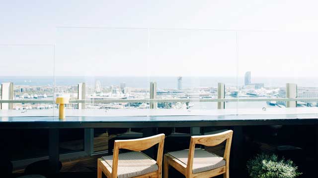 Rooftop bar Baroz in Barcelona