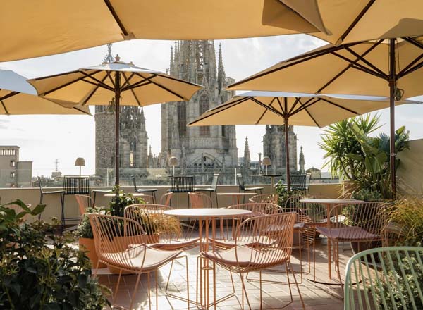 Rooftop bar L’Àtic at Lamaro Hotel in Barcelona