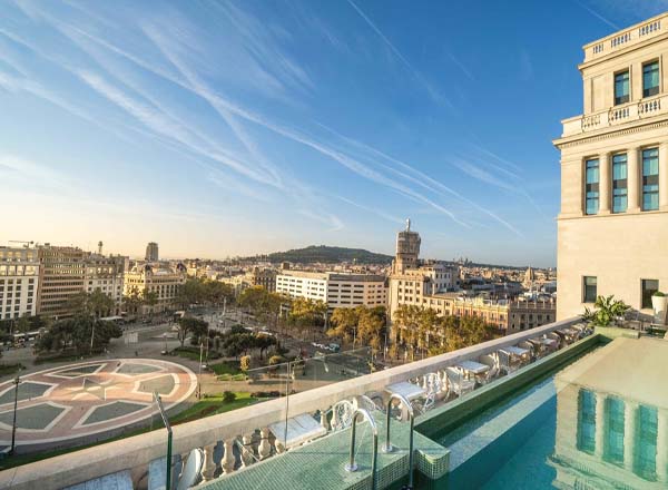 Rooftop bar Sky Bar Hotel Iberostar in Barcelona