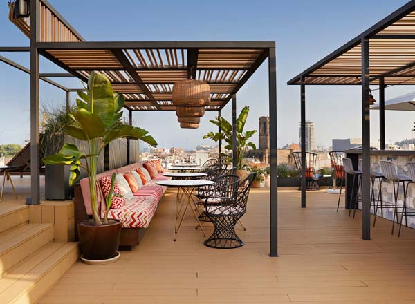 Rooftop bar Terraza de Vivi at Kimpton Vividora in Barcelona