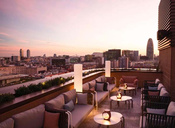 Rooftop bar Za‘atar Pool & Bar in Barcelona