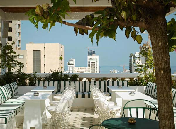 Rooftop bar Hotel Albergo in Beirut