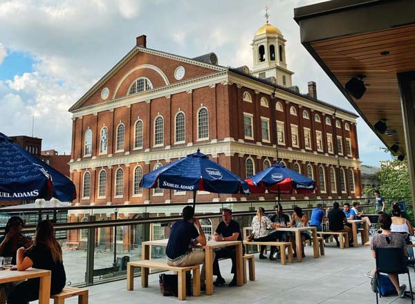 Rooftop bar Sam Adams Boston Taproom in Boston