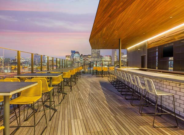 Rooftop bar Six \ West in Boston