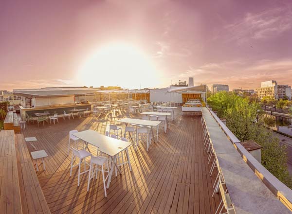 Rooftop bar DESCHIS Gastrobar in Bucharest