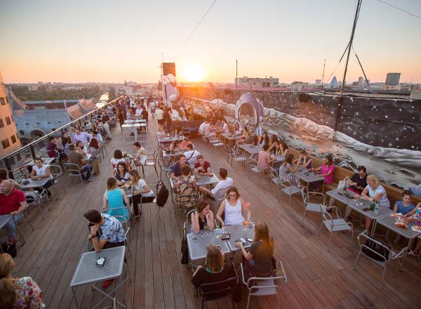 Rooftop bar Linea / Closer to the Moon in Bucharest