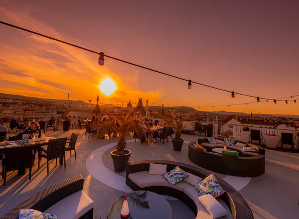 Bar en la azotea Restaurante Intermezzo y terraza en la azotea en Budapest