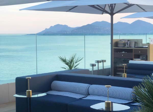 Bar en la azotea Vertigo Rooftop en Cannes