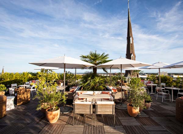 Rooftop bar Citrus Club in Charleston