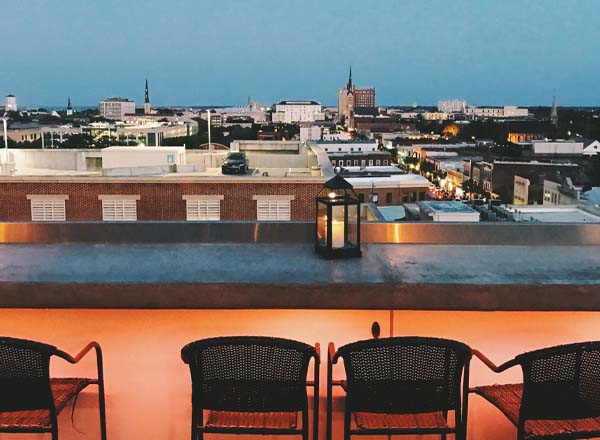 Rooftop bar Pour Taproom in Charleston