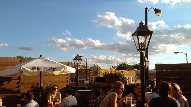 Rooftop bar Fountainhead in Chicago