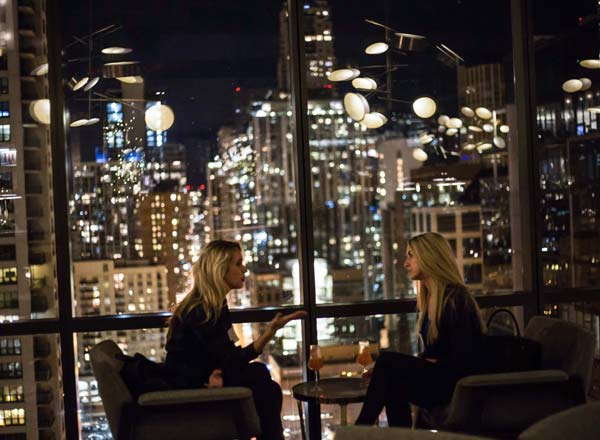 Rooftop bar Apogee Lounge in Chicago