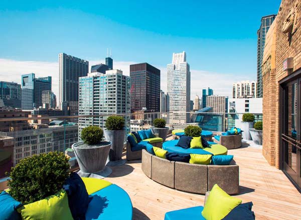Rooftop bar Cerise Rooftop in Chicago
