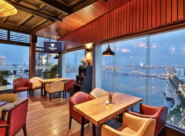 Rooftop bar Brilliant Top Bar in Da Nang