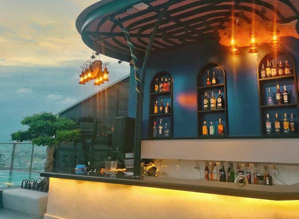 Rooftop bar Marine Sky Bar in Da Nang