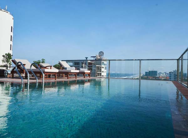Rooftop bar Marine Sky Bar in Da Nang