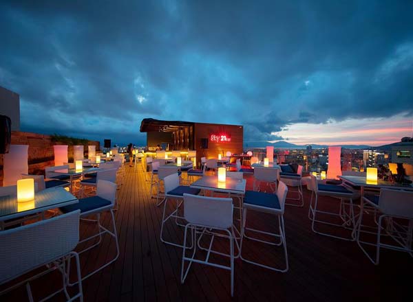 Rooftop bar Sky 21 Bar & Bistro in Da Nang