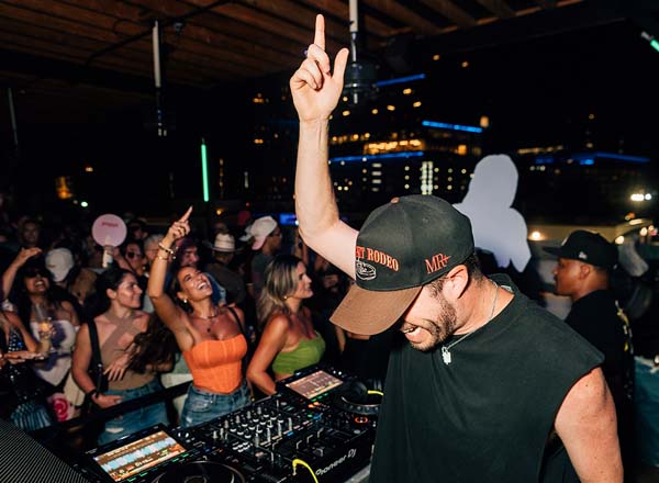 Rooftop bar Ruby Room / Sunset Sessions in Dallas
