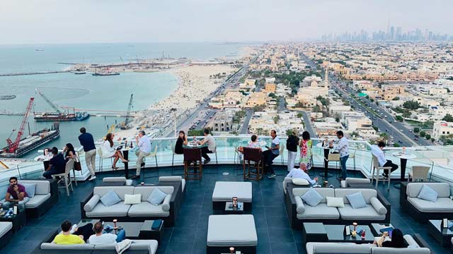 Rooftop bar Uptown Bar in Dubai