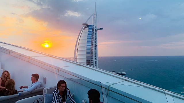 Rooftop bar Uptown Bar in Dubai