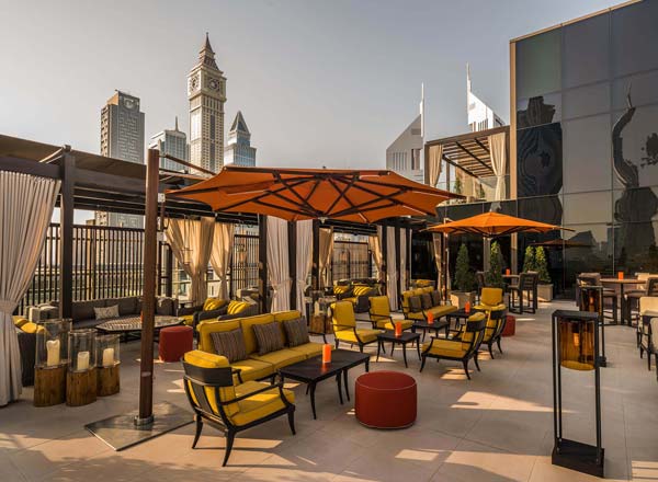 Rooftop bar Luna Sky Bar in Dubai