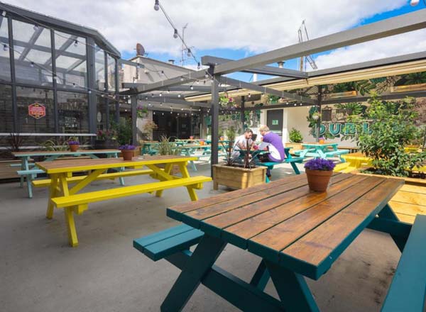 Rooftop bar Fitzsimons Bar & Roof Garden in Dublin