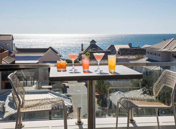 Rooftop bar Pescado Seafood Grill & Rooftop Bar in Emerald Coast