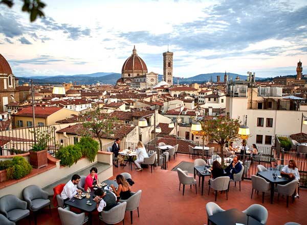 Bar en la azotea B-Roof en el Hotel Baglioni en Florencia