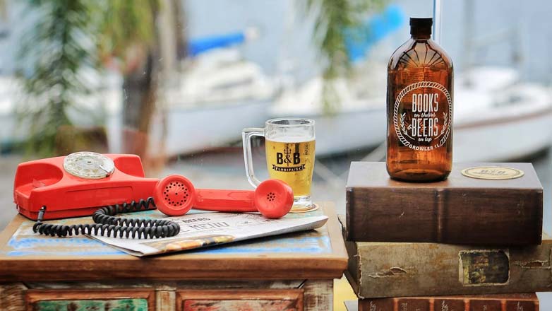 Rooftop bar Books & Beers in Florianópolis